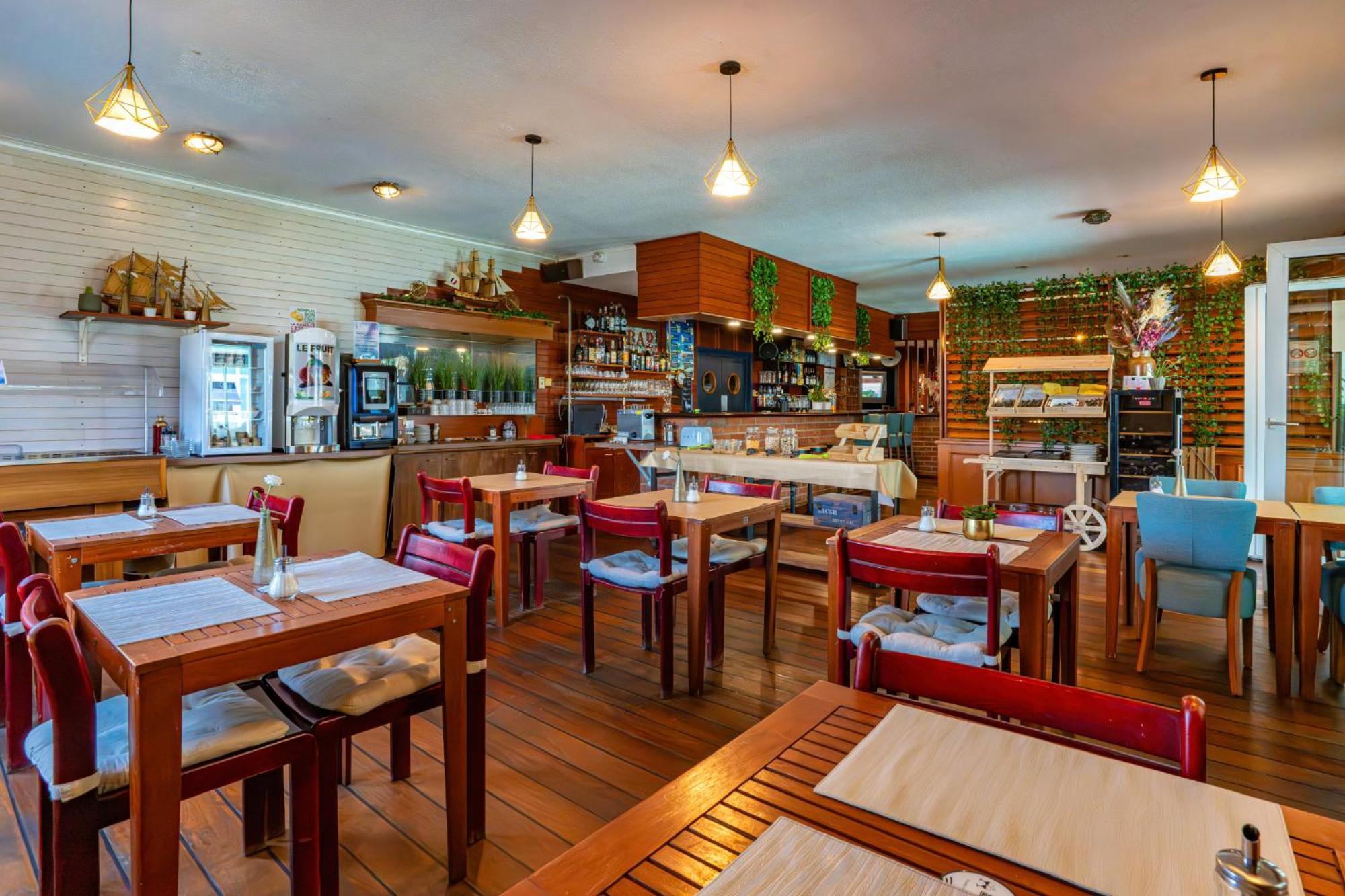 Hotel Restaurant Argos, Strasbourg Nord Вонденхайм Екстериор снимка